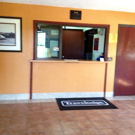 Travelodge By Wyndham Muskegon Esterno foto
